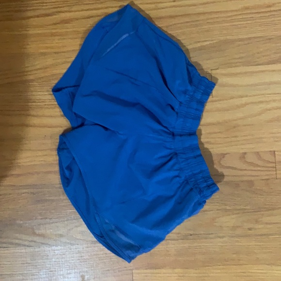 lululemon athletica Pants - Blue lulu hotty hot shorts (tall size 6)